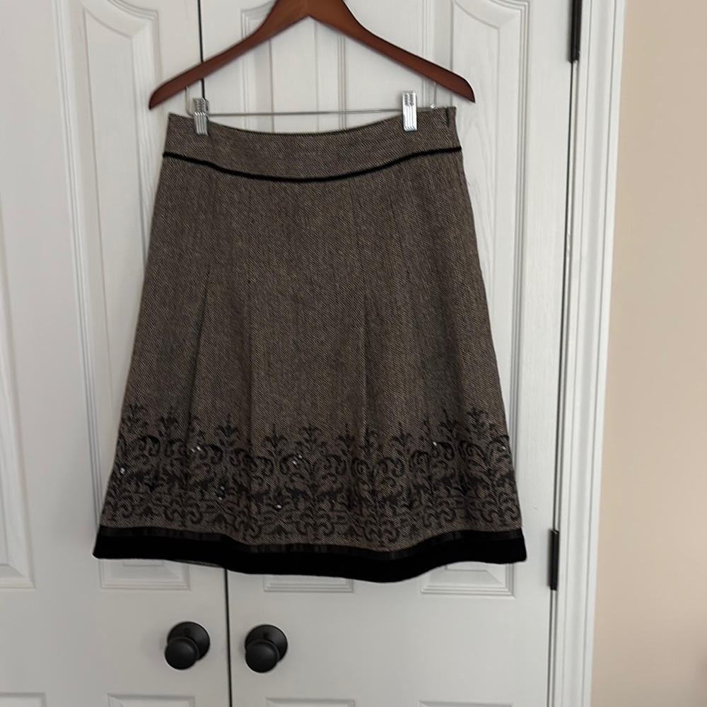 LOFT Gray and Black A-Line Skirt Knee-Length Work Style